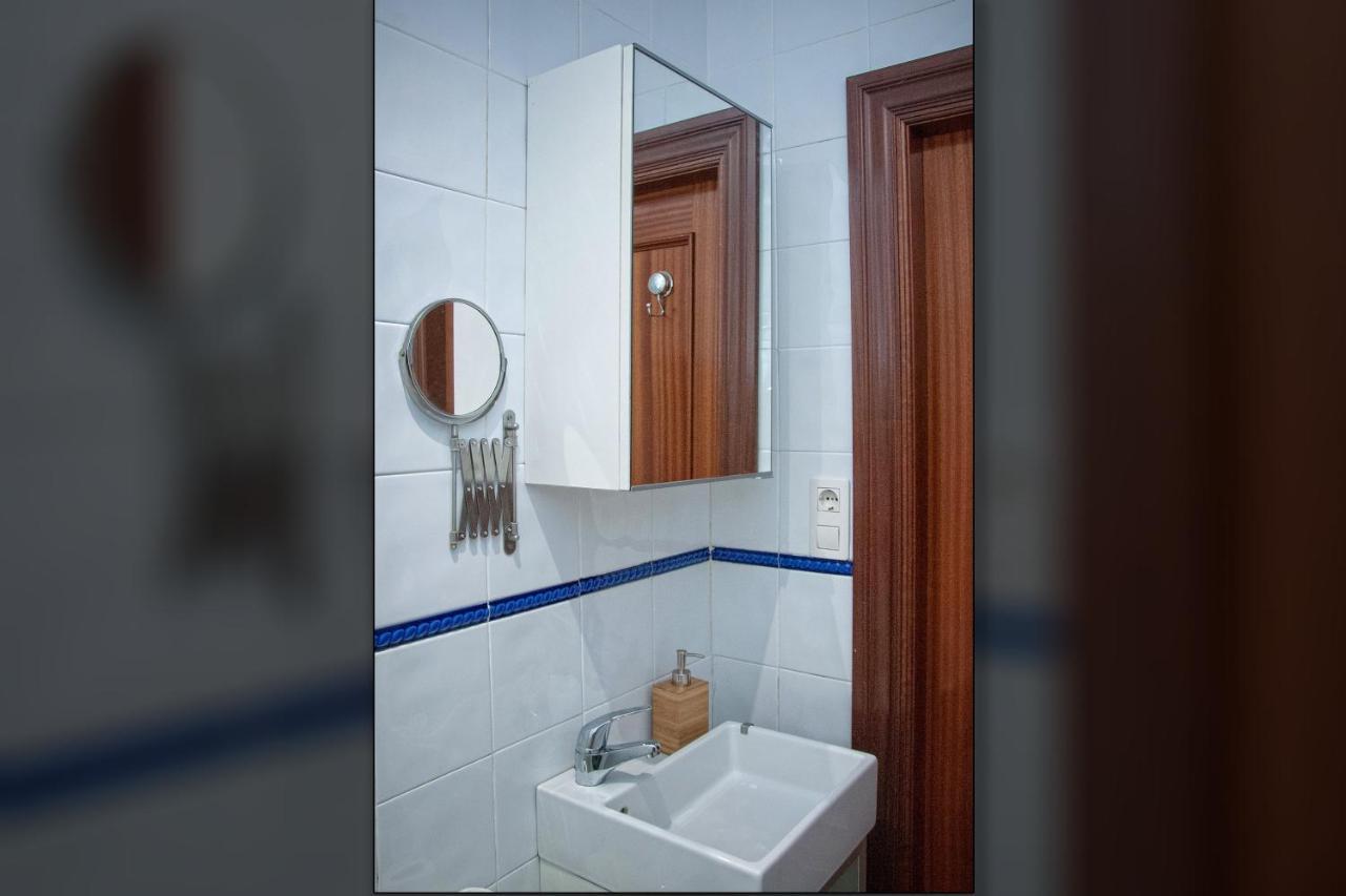 Lyrioshomes Apartamento Montano Center * Málaga